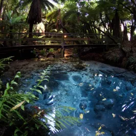 a statue of a pool of water